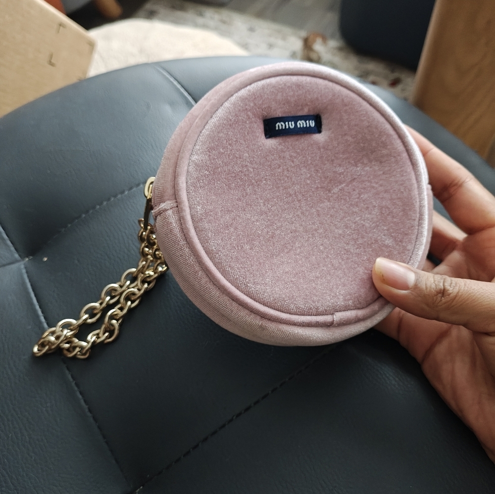 Miu Miu Parfume Pink Velvet Pouch - Picture 2 of 10